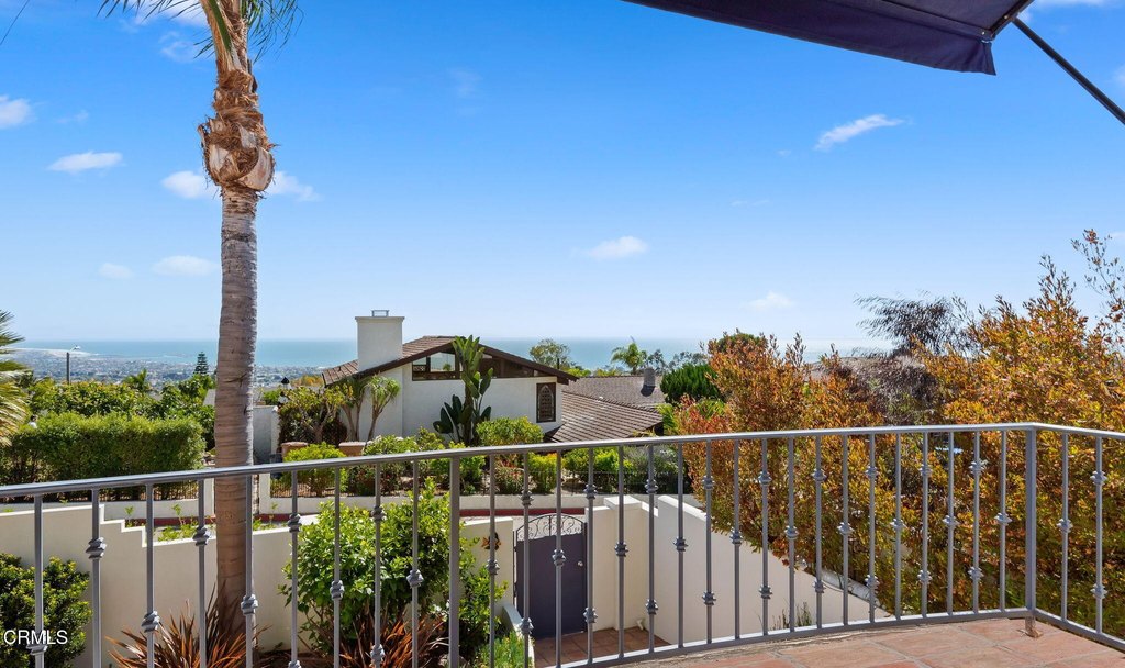Ventura, California, 93001, United States, 3 Bedrooms Bedrooms, ,3.5 BathroomsBathrooms,Residential,Forsale,1889051