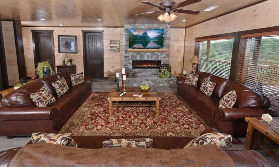 Sevierville, Tennessee, 37876, United States, 16 Bedrooms Bedrooms, ,16.5 BathroomsBathrooms,Residential,Forsale,1942438