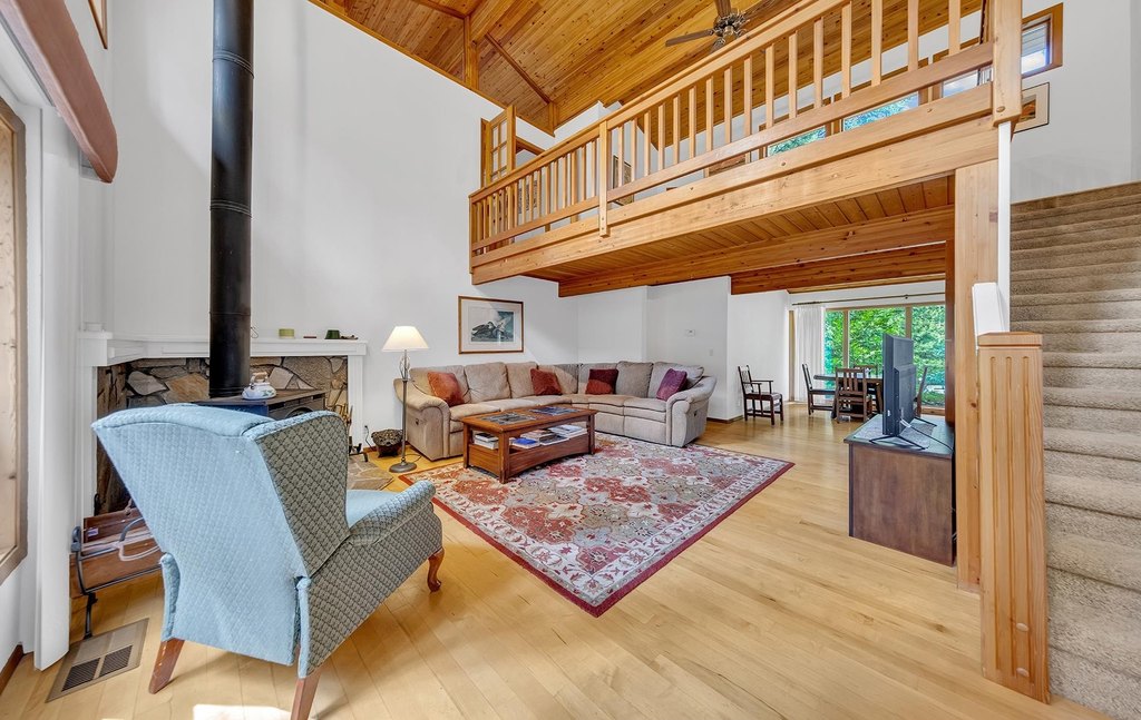 Lake Almanor West, California, 96020, United States, 3 Bedrooms Bedrooms, ,2 BathroomsBathrooms,Residential,Forsale,1993798