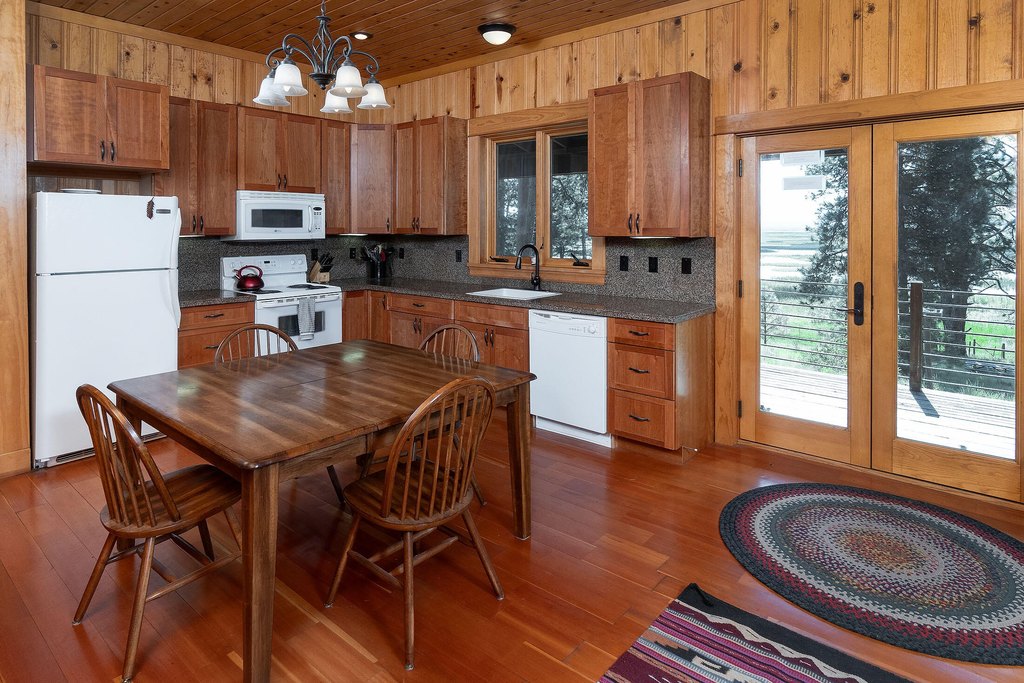 Chemult, Oregon, 97731, United States, 2 Bedrooms Bedrooms, ,2 BathroomsBathrooms,Residential,Forsale,1903167