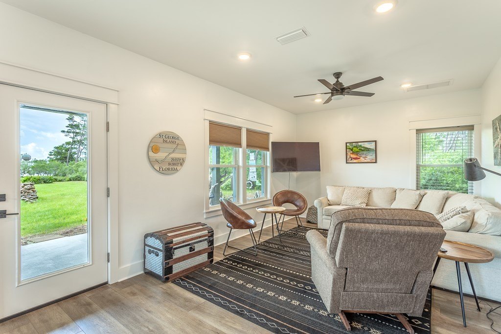 Eastpoint, Florida, 32328, United States, 2 Bedrooms Bedrooms, ,2 BathroomsBathrooms,Residential,Forsale,1946753