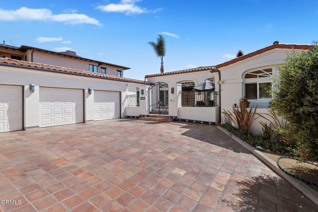 Ventura, California, 93001, United States, 3 Bedrooms Bedrooms, ,3.5 BathroomsBathrooms,Residential,Forsale,1889051