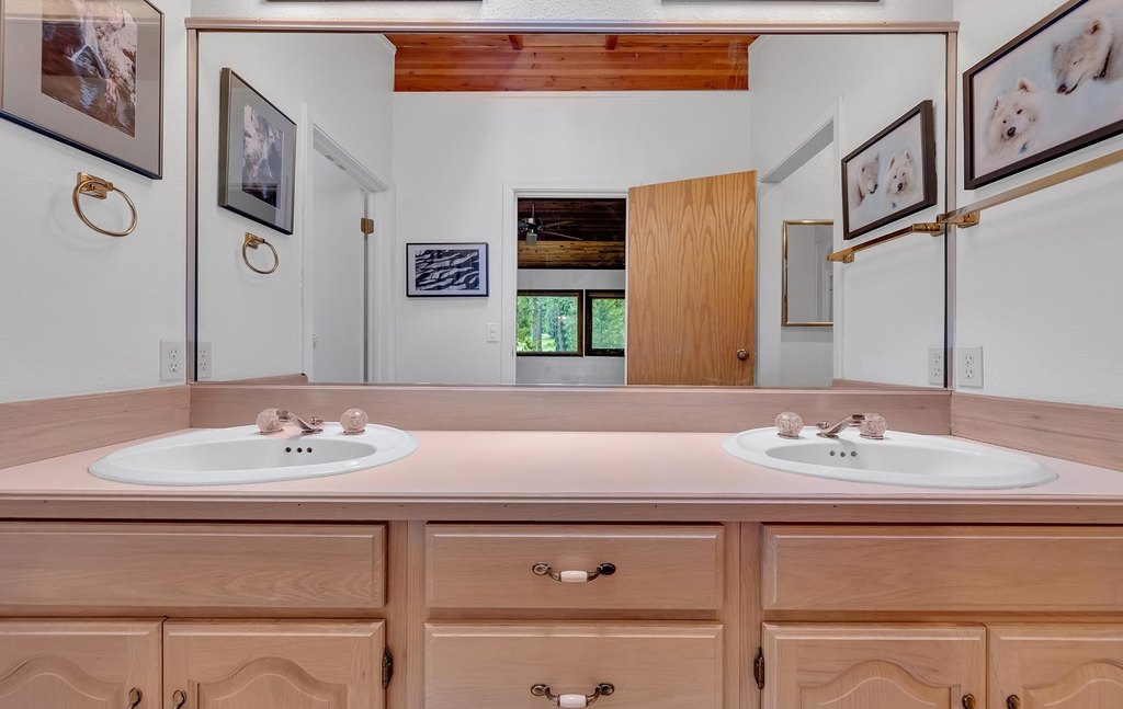 Lake Almanor West, California, 96020, United States, 3 Bedrooms Bedrooms, ,2 BathroomsBathrooms,Residential,Forsale,1993798