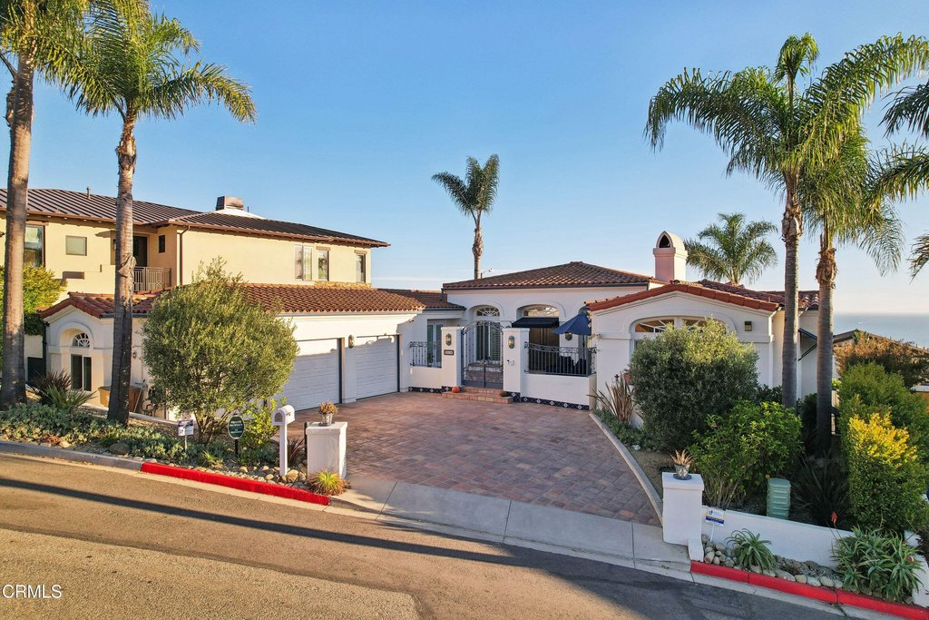 Ventura, California, 93001, United States, 3 Bedrooms Bedrooms, ,3.5 BathroomsBathrooms,Residential,Forsale,1889051