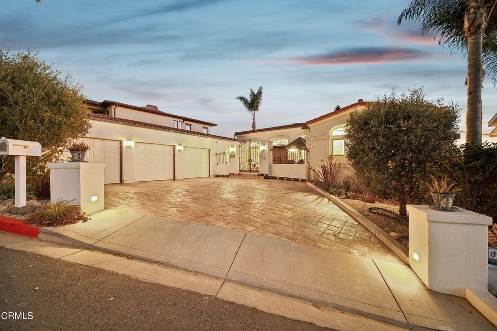 Ventura, California, 93001, United States, 3 Bedrooms Bedrooms, ,3.5 BathroomsBathrooms,Residential,Forsale,1889051