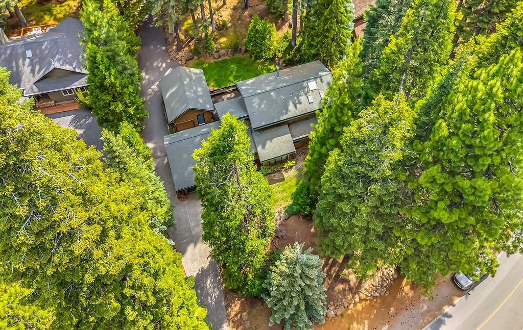 Lake Almanor West, California, 96020, United States, 3 Bedrooms Bedrooms, ,2 BathroomsBathrooms,Residential,Forsale,1993798