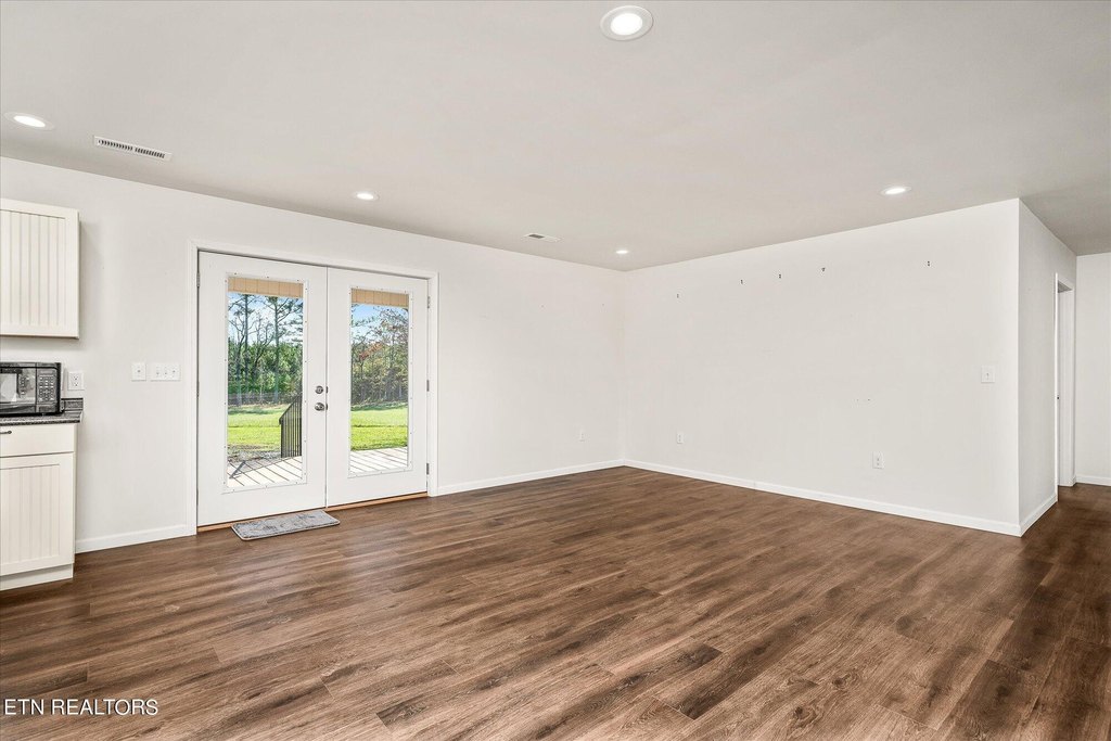 Oakdale, Tennessee, 37829, United States, 3 Bedrooms Bedrooms, ,2 BathroomsBathrooms,Residential,Forsale,1907862