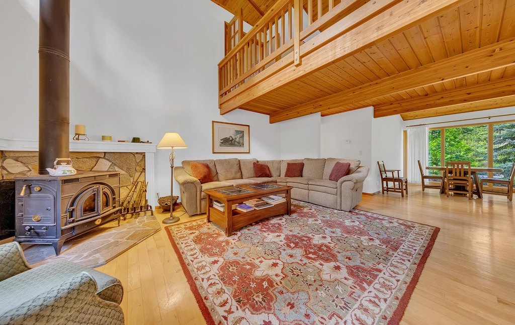 Lake Almanor West, California, 96020, United States, 3 Bedrooms Bedrooms, ,2 BathroomsBathrooms,Residential,Forsale,1993798