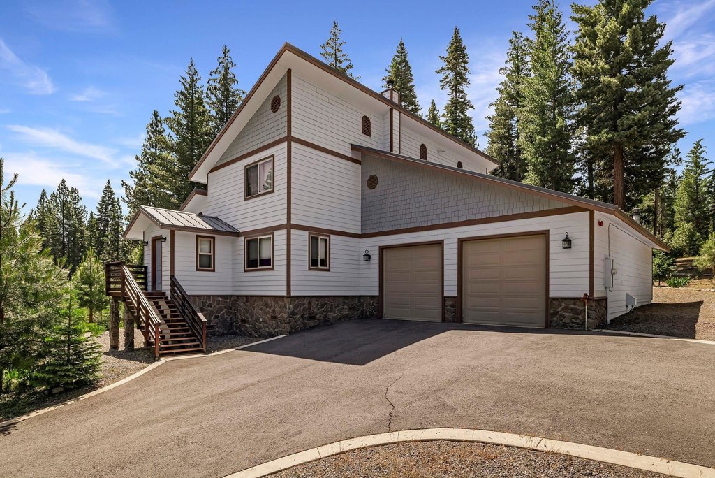 Lake Almanor, California, 96137, United States, 2 Bedrooms Bedrooms, ,2 BathroomsBathrooms,Residential,Forsale,1910295