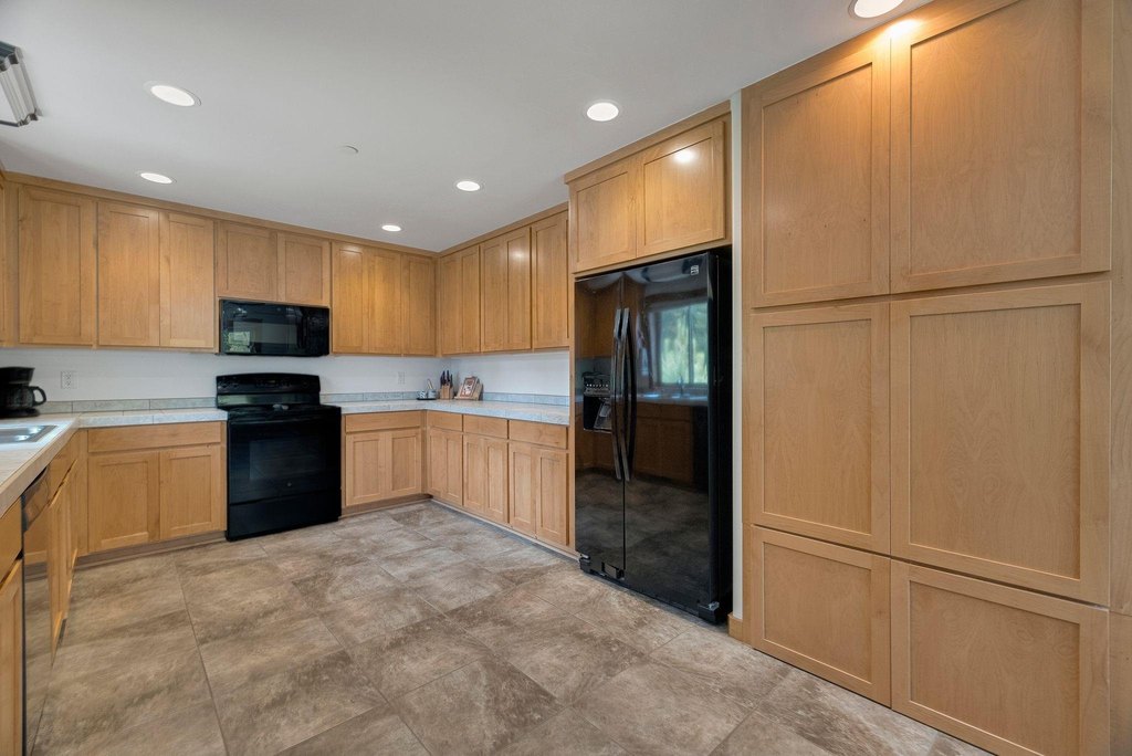 Lake Almanor, California, 96137, United States, 2 Bedrooms Bedrooms, ,2 BathroomsBathrooms,Residential,Forsale,1910295