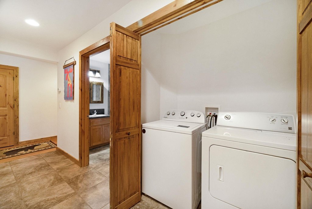 Lake Almanor, California, 96137, United States, 2 Bedrooms Bedrooms, ,2 BathroomsBathrooms,Residential,Forsale,1910295