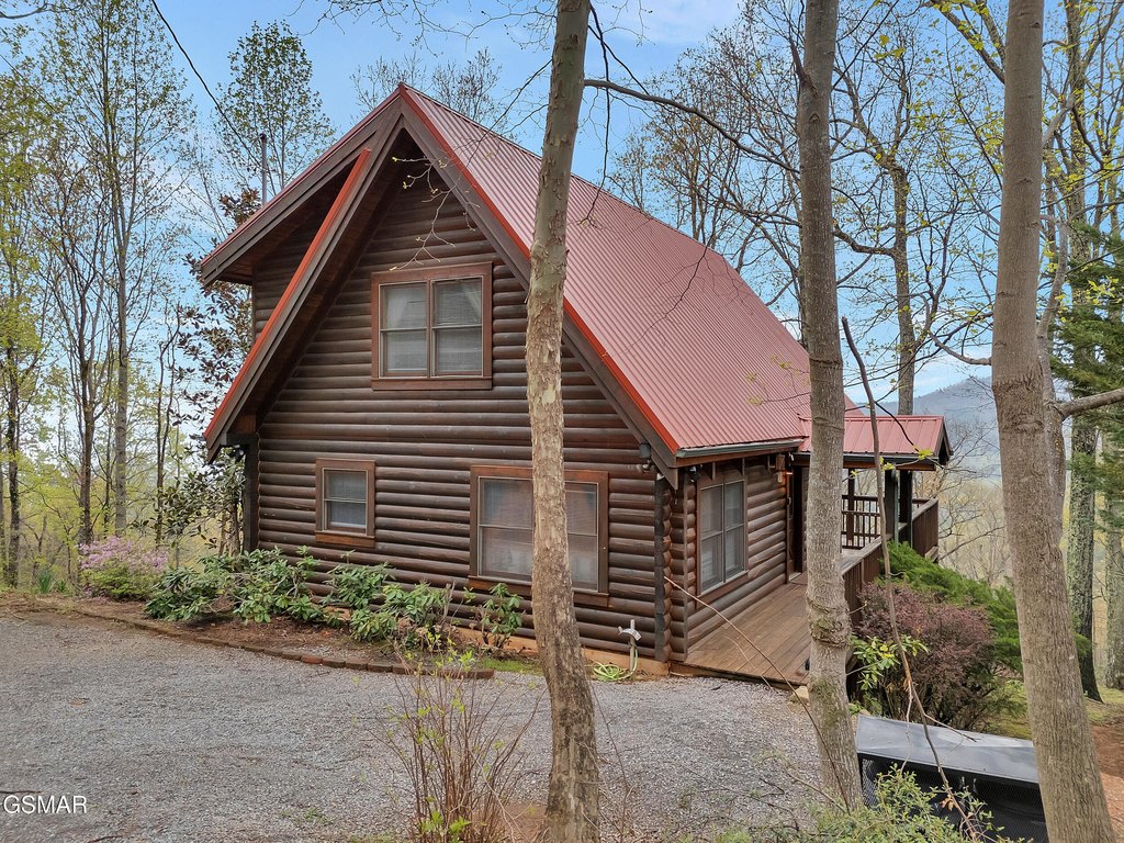 Sevierville, Tennessee, 37862, United States, 3 Bedrooms Bedrooms, ,3 BathroomsBathrooms,Residential,Forsale,1893739