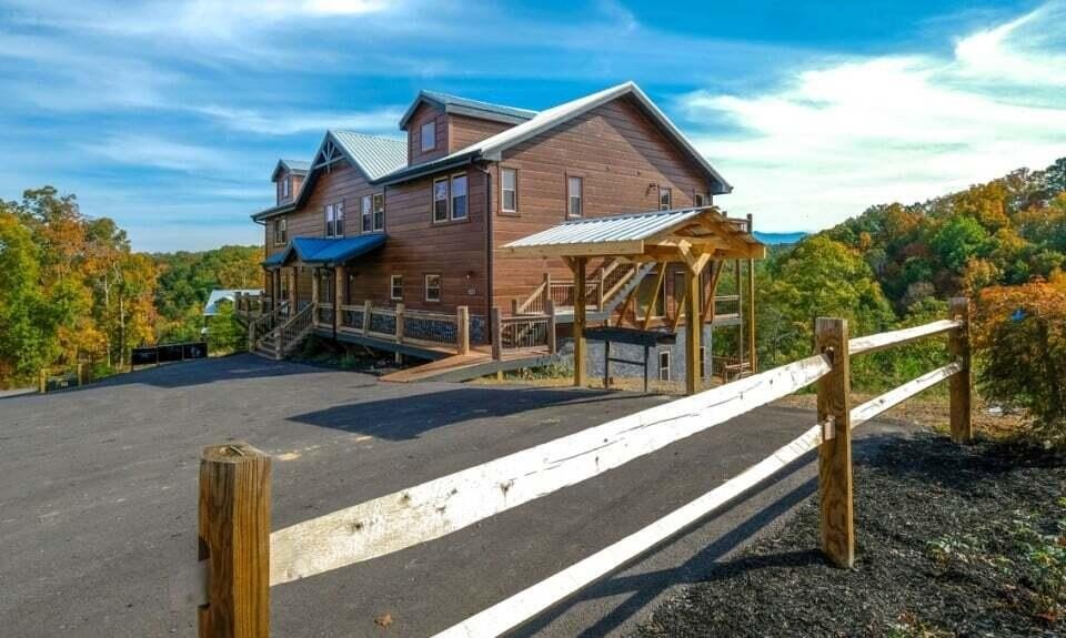 Sevierville, Tennessee, 37876, United States, 16 Bedrooms Bedrooms, ,16.5 BathroomsBathrooms,Residential,Forsale,1942438