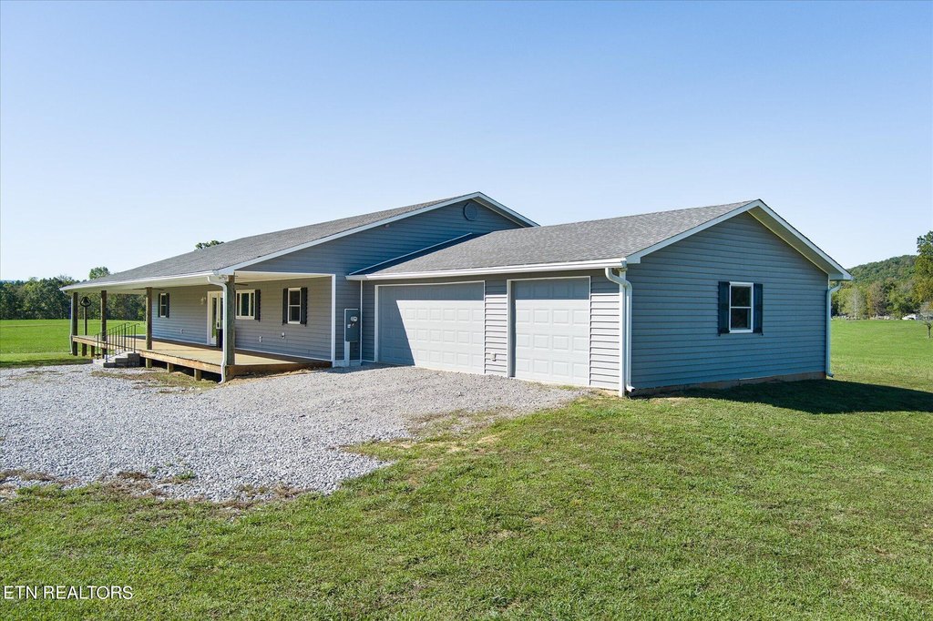Oakdale, Tennessee, 37829, United States, 3 Bedrooms Bedrooms, ,2 BathroomsBathrooms,Residential,Forsale,1907862