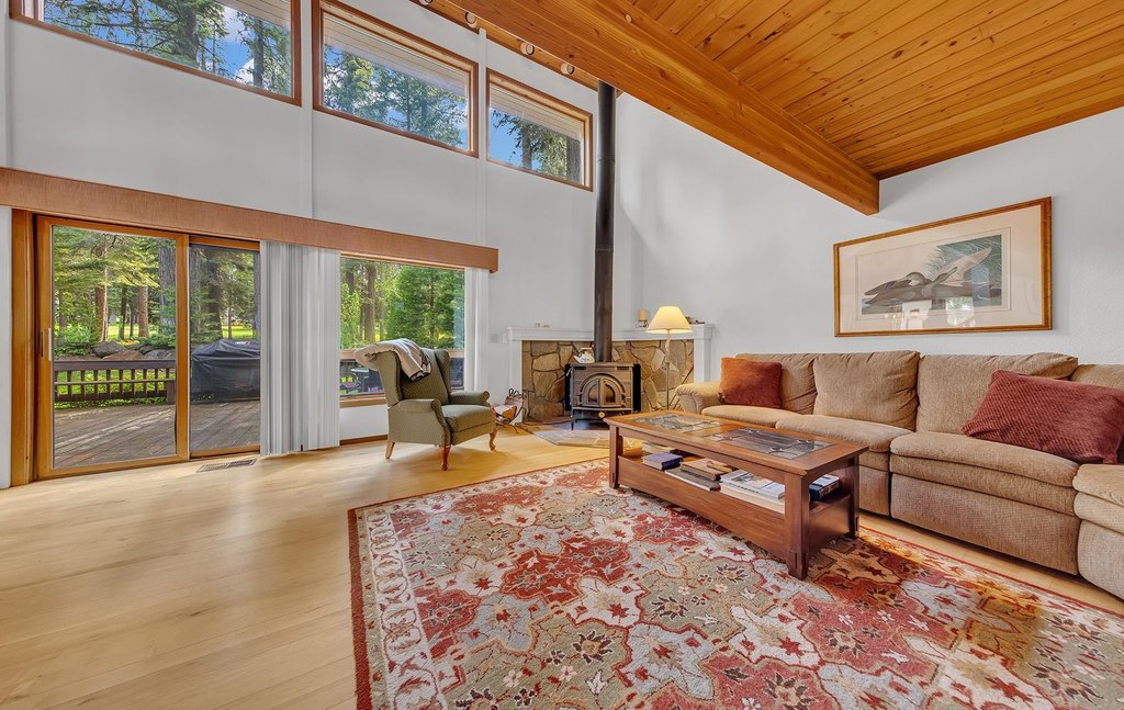 Lake Almanor West, California, 96020, United States, 3 Bedrooms Bedrooms, ,2 BathroomsBathrooms,Residential,Forsale,1993798