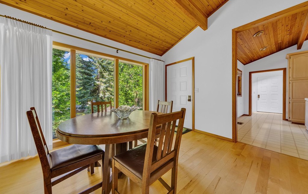 Lake Almanor West, California, 96020, United States, 3 Bedrooms Bedrooms, ,2 BathroomsBathrooms,Residential,Forsale,1993798