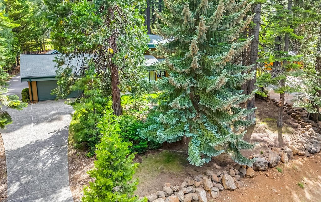 Lake Almanor West, California, 96020, United States, 3 Bedrooms Bedrooms, ,2 BathroomsBathrooms,Residential,Forsale,1993798