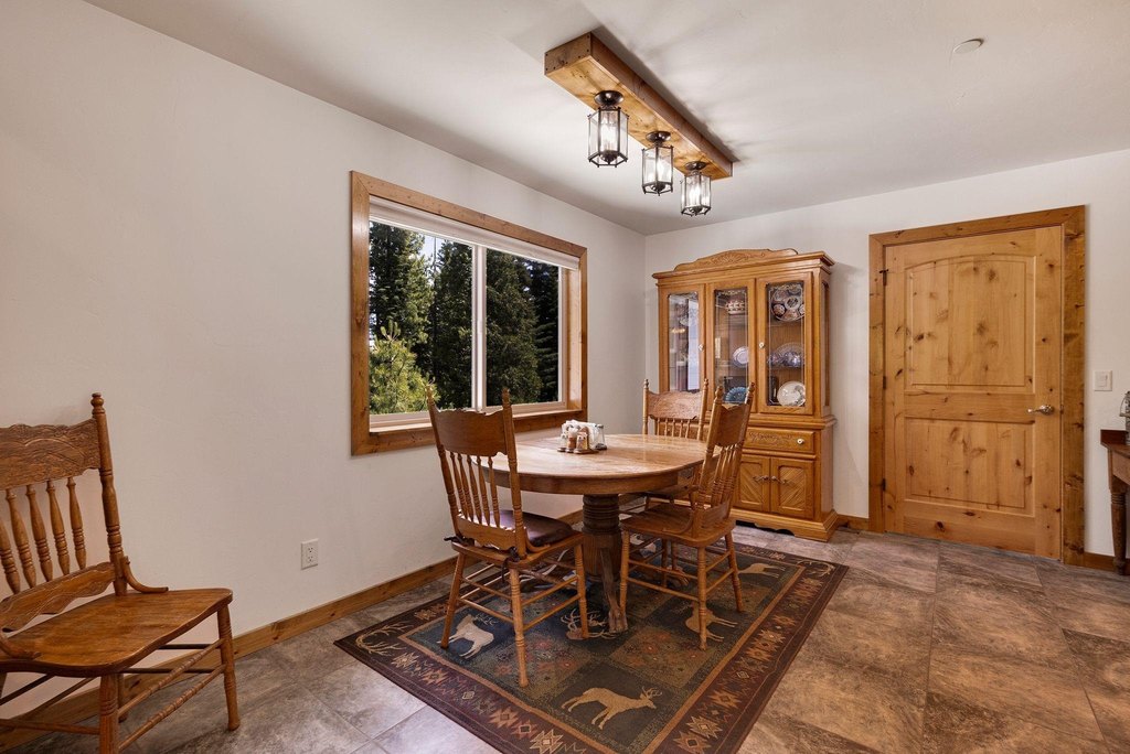 Lake Almanor, California, 96137, United States, 2 Bedrooms Bedrooms, ,2 BathroomsBathrooms,Residential,Forsale,1910295