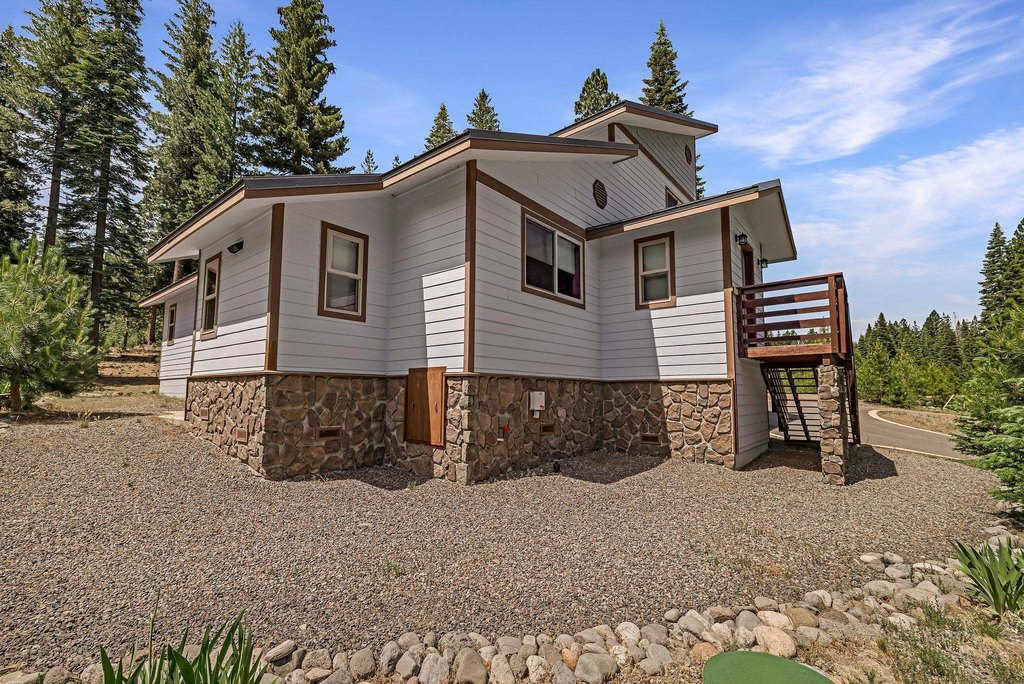 Lake Almanor, California, 96137, United States, 2 Bedrooms Bedrooms, ,2 BathroomsBathrooms,Residential,Forsale,1910295