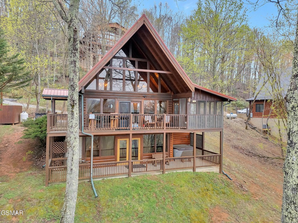 Sevierville, Tennessee, 37862, United States, 3 Bedrooms Bedrooms, ,3 BathroomsBathrooms,Residential,Forsale,1893739