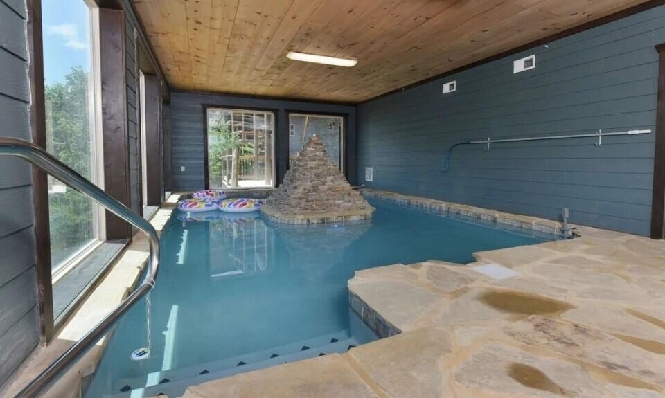 Sevierville, Tennessee, 37876, United States, 16 Bedrooms Bedrooms, ,16.5 BathroomsBathrooms,Residential,Forsale,1942438