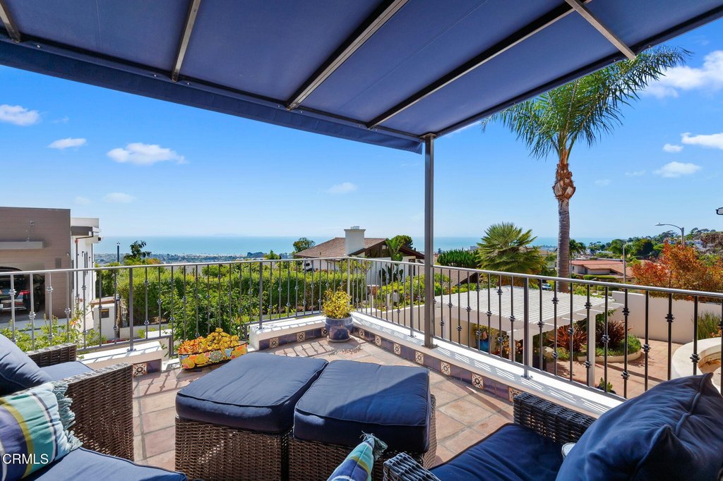 Ventura, California, 93001, United States, 3 Bedrooms Bedrooms, ,3.5 BathroomsBathrooms,Residential,Forsale,1889051