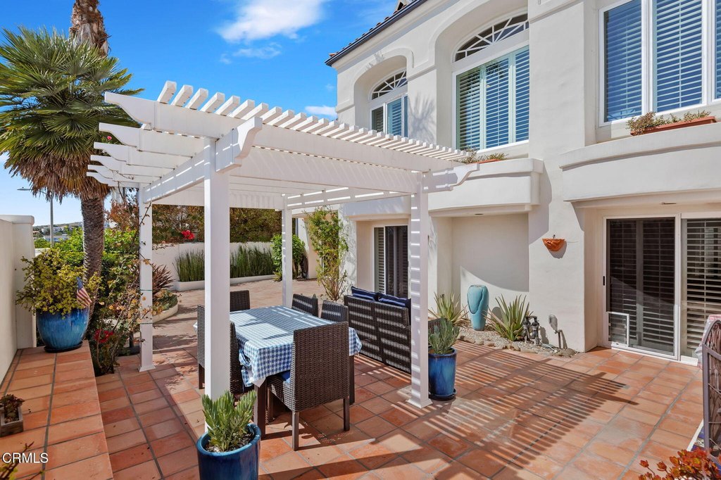Ventura, California, 93001, United States, 3 Bedrooms Bedrooms, ,3.5 BathroomsBathrooms,Residential,Forsale,1889051