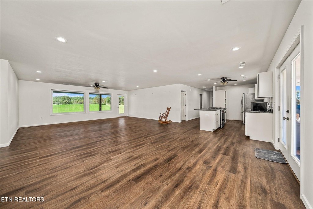 Oakdale, Tennessee, 37829, United States, 3 Bedrooms Bedrooms, ,2 BathroomsBathrooms,Residential,Forsale,1907862