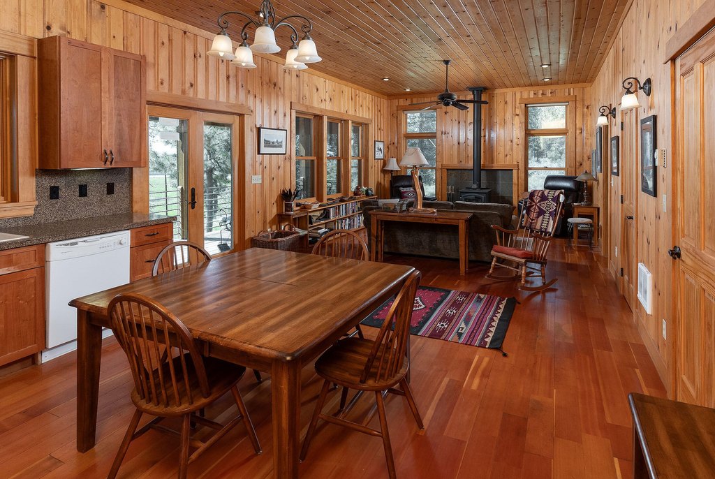 Chemult, Oregon, 97731, United States, 2 Bedrooms Bedrooms, ,2 BathroomsBathrooms,Residential,Forsale,1903167