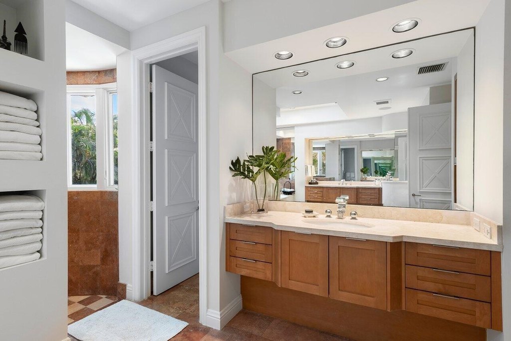 Delray Beach, Florida, 33483, United States, 5 Bedrooms Bedrooms, ,5.5 BathroomsBathrooms,Residential,Forsale,1952112