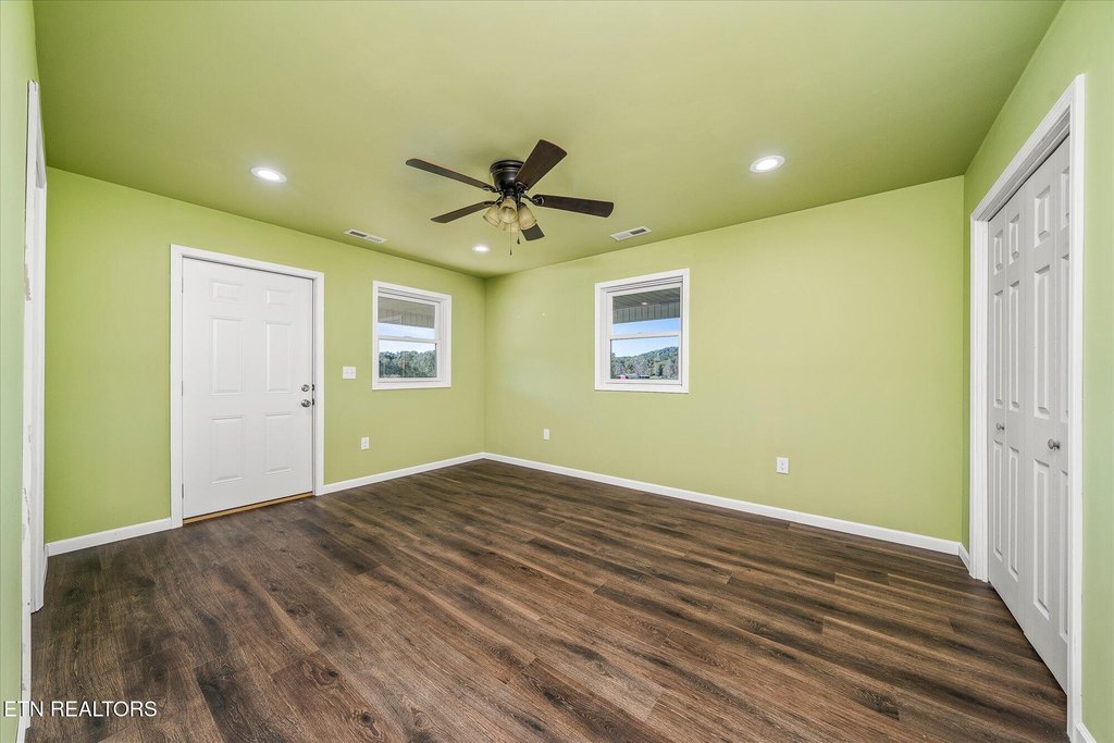 Oakdale, Tennessee, 37829, United States, 3 Bedrooms Bedrooms, ,2 BathroomsBathrooms,Residential,Forsale,1907862