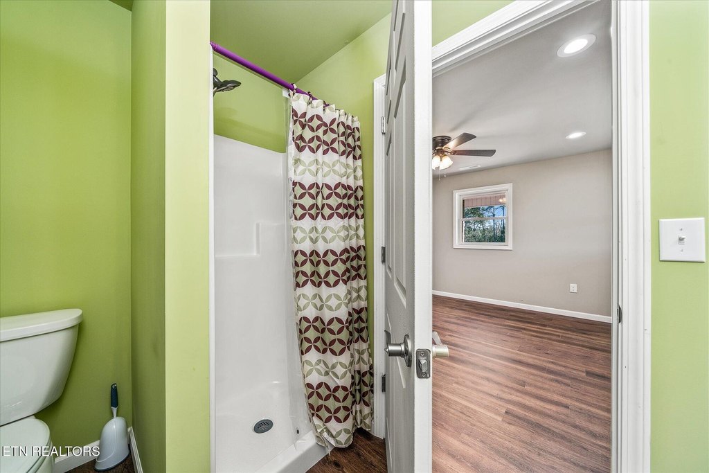 Oakdale, Tennessee, 37829, United States, 3 Bedrooms Bedrooms, ,2 BathroomsBathrooms,Residential,Forsale,1907862