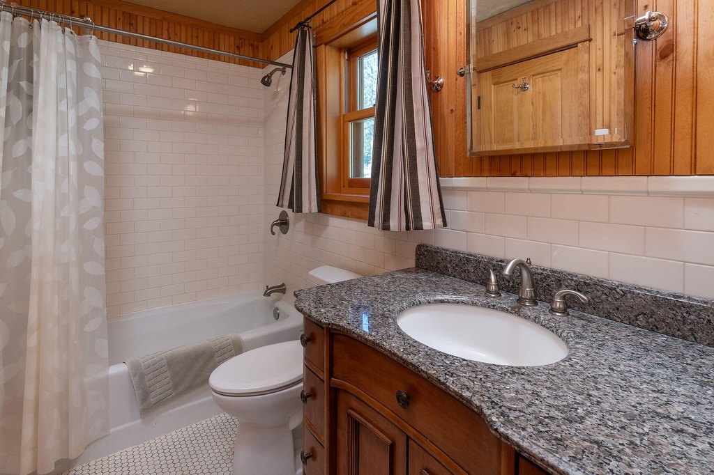 Chemult, Oregon, 97731, United States, 2 Bedrooms Bedrooms, ,2 BathroomsBathrooms,Residential,Forsale,1903167