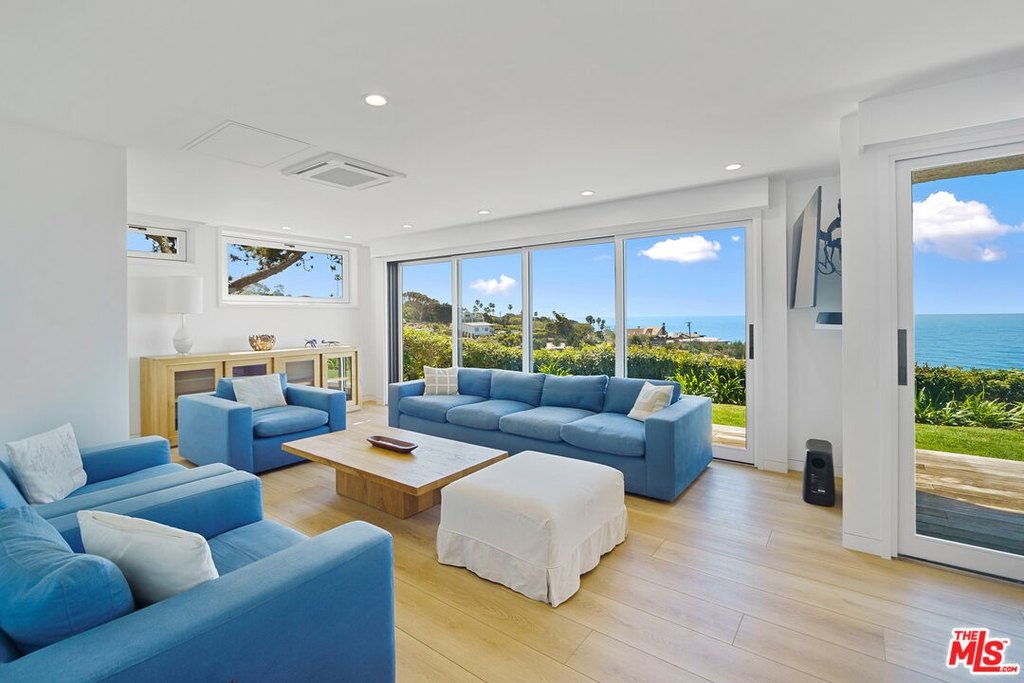 Malibu, California, 90265, United States, 3 Bedrooms Bedrooms, ,3.5 BathroomsBathrooms,Residential,Forsale,1904869