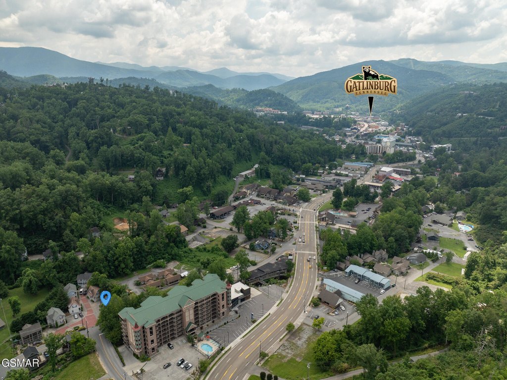 Gatlinburg, Tennessee, 37738, United States, 2 Bedrooms Bedrooms, ,2.5 BathroomsBathrooms,Residential,Forsale,1910196