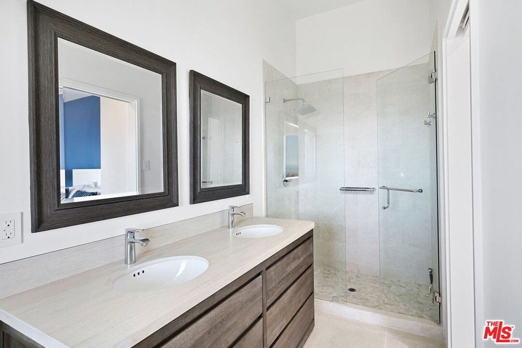 Malibu, California, 90265, United States, 3 Bedrooms Bedrooms, ,3.5 BathroomsBathrooms,Residential,Forsale,1904869