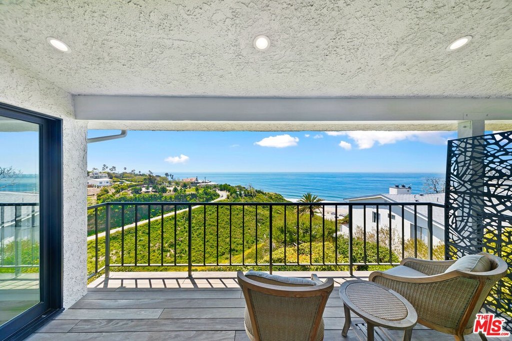 Malibu, California, 90265, United States, 3 Bedrooms Bedrooms, ,3.5 BathroomsBathrooms,Residential,Forsale,1904869