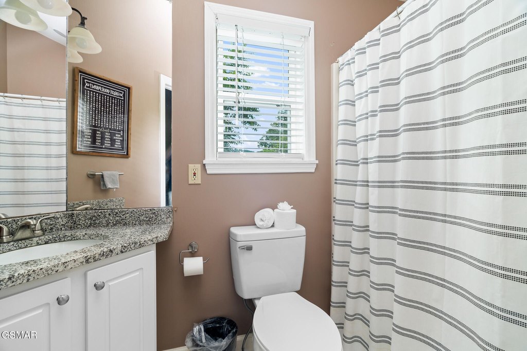 Gatlinburg, Tennessee, 37738, United States, 2 Bedrooms Bedrooms, ,2.5 BathroomsBathrooms,Residential,Forsale,1910196