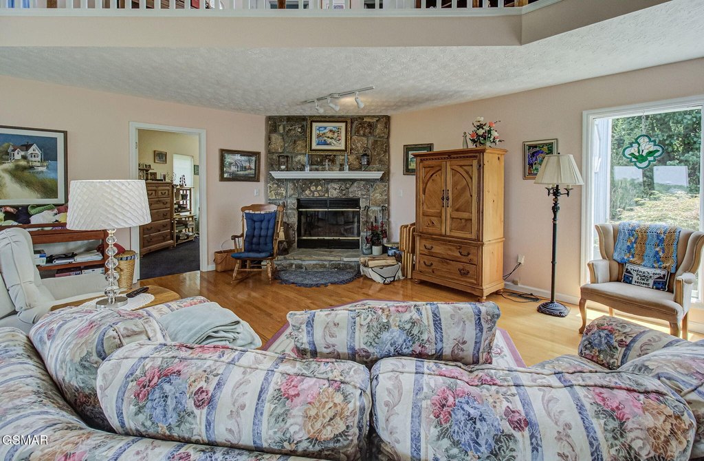 Sevierville, Tennessee, 37862, United States, 3 Bedrooms Bedrooms, ,2.5 BathroomsBathrooms,Residential,Forsale,1893781