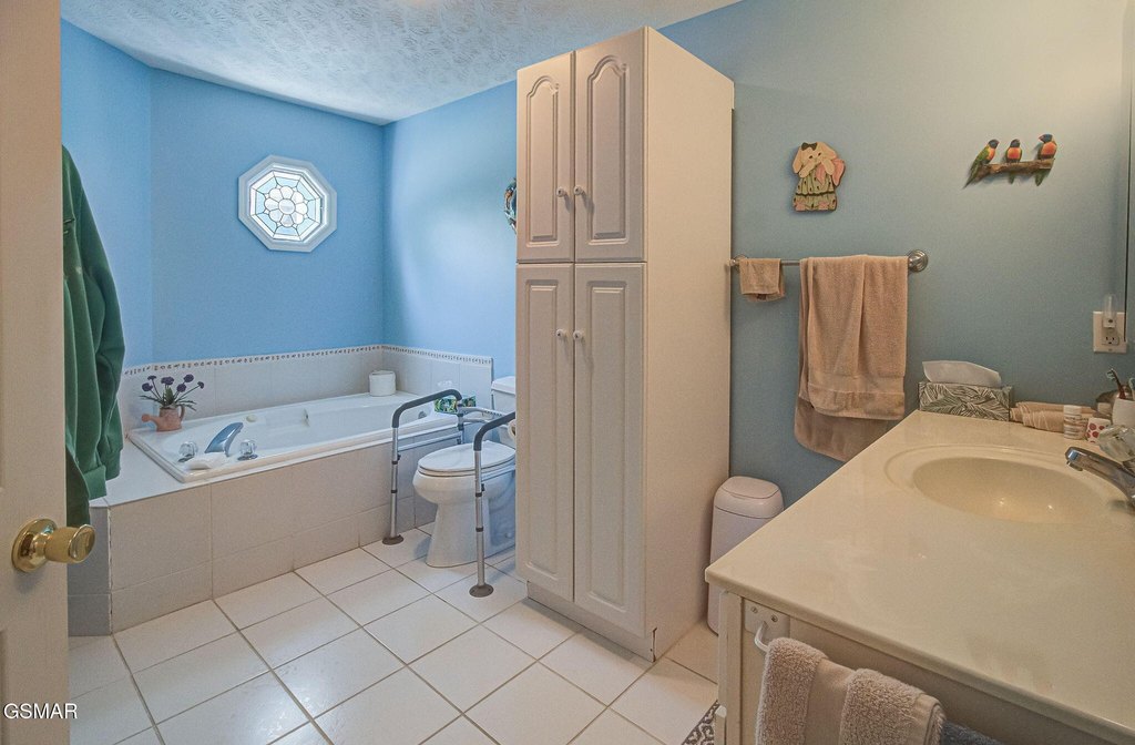 Sevierville, Tennessee, 37862, United States, 3 Bedrooms Bedrooms, ,2.5 BathroomsBathrooms,Residential,Forsale,1893781