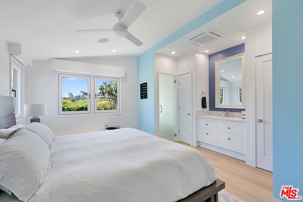 Malibu, California, 90265, United States, 3 Bedrooms Bedrooms, ,3.5 BathroomsBathrooms,Residential,Forsale,1904869