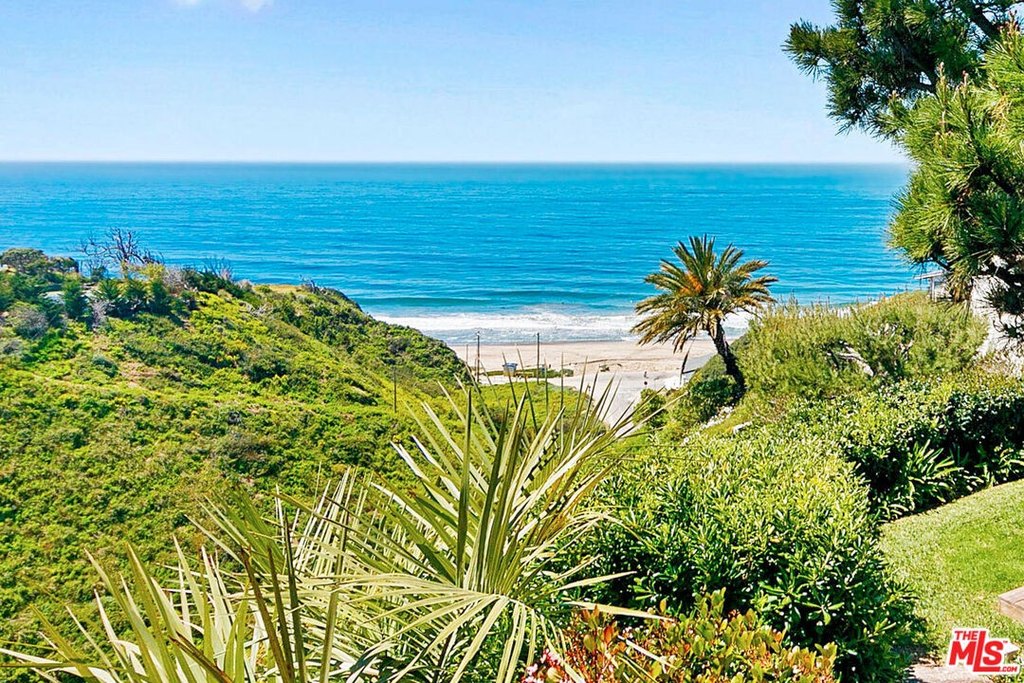 Malibu, California, 90265, United States, 3 Bedrooms Bedrooms, ,3.5 BathroomsBathrooms,Residential,Forsale,1904869