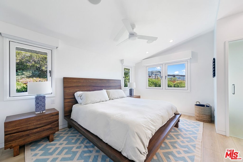 Malibu, California, 90265, United States, 3 Bedrooms Bedrooms, ,3.5 BathroomsBathrooms,Residential,Forsale,1904869