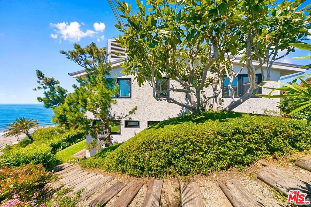 Malibu, California, 90265, United States, 3 Bedrooms Bedrooms, ,3.5 BathroomsBathrooms,Residential,Forsale,1904869