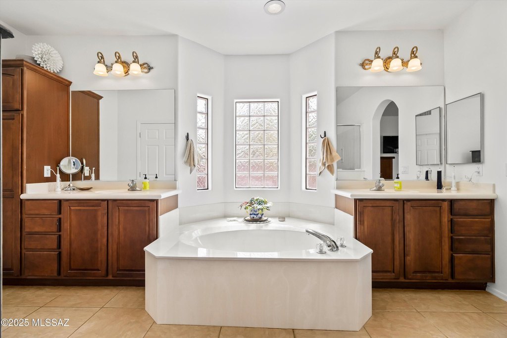 Vail, Arizona, 85641, United States, 4 Bedrooms Bedrooms, ,3 BathroomsBathrooms,Residential,Forsale,1893842