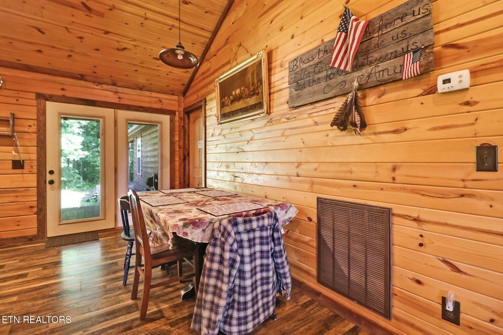 MONTEREY, Tennessee, 38574, United States, 2 Bedrooms Bedrooms, ,2 BathroomsBathrooms,Residential,Forsale,1929819