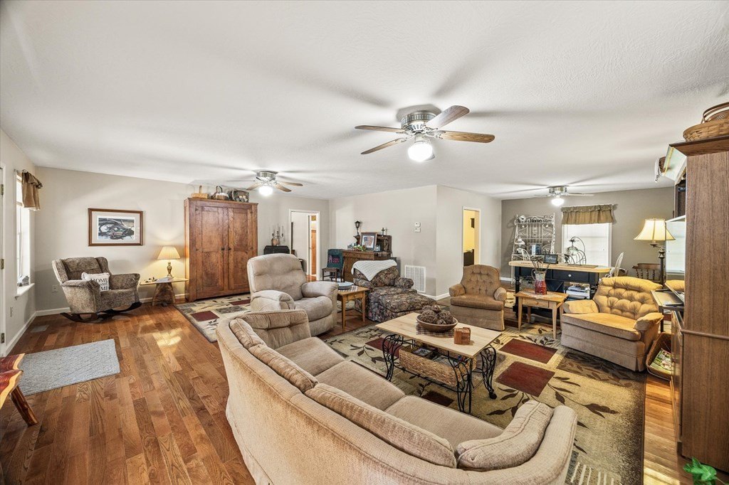 MONROE, Tennessee, 38573, United States, 3 Bedrooms Bedrooms, ,3 BathroomsBathrooms,Residential,Forsale,1905415