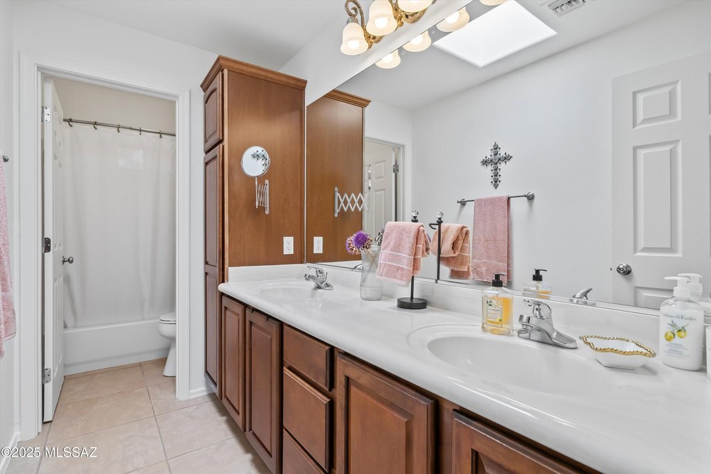 Vail, Arizona, 85641, United States, 4 Bedrooms Bedrooms, ,3 BathroomsBathrooms,Residential,Forsale,1893842