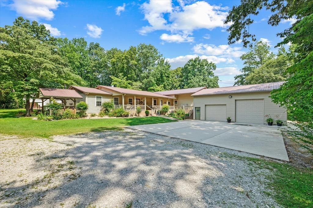 MONROE, Tennessee, 38573, United States, 3 Bedrooms Bedrooms, ,3 BathroomsBathrooms,Residential,Forsale,1905415