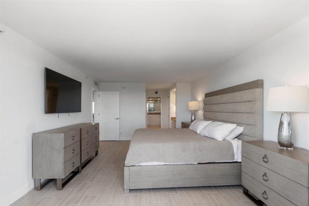 Boca Raton, Florida, 33432, United States, 2 Bedrooms Bedrooms, ,2 BathroomsBathrooms,Residential,Forsale,2009893